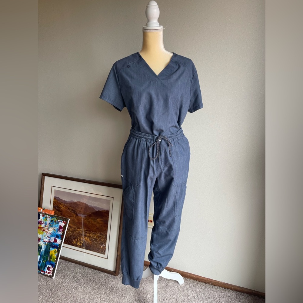 Koi Luna Large V-Neck Scrub Top and Medium Jogger Scrub Pants, Denim French Bull